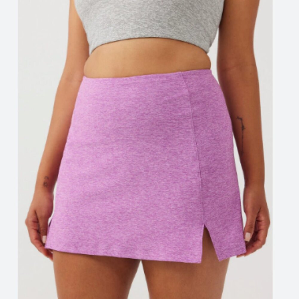 Outdoor Voices Warmup 2.5" Skort in Hydrangea